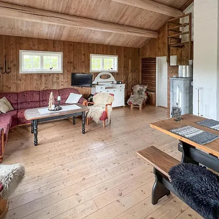 3 Bedroom Beautiful In Ferienhaus *
